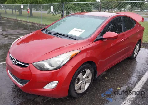 2013 Hyundai Elantra Gls z USA, uszkodzony, nr VIN KMHDH4AE1DU624394